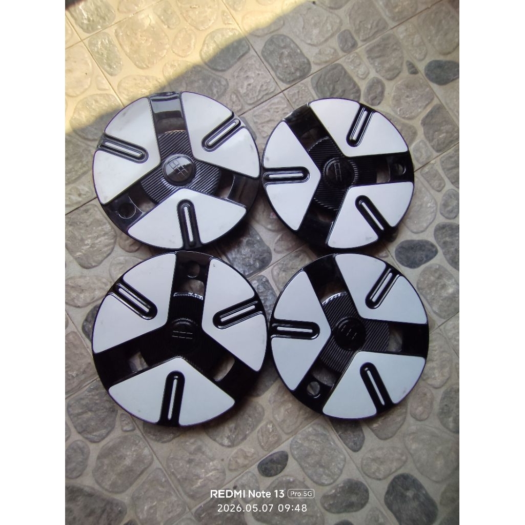 wildop/ weldop/wheldoop/tutup velg /dop original mobil listrik  ring 15 ori bisa untuk hiace commute