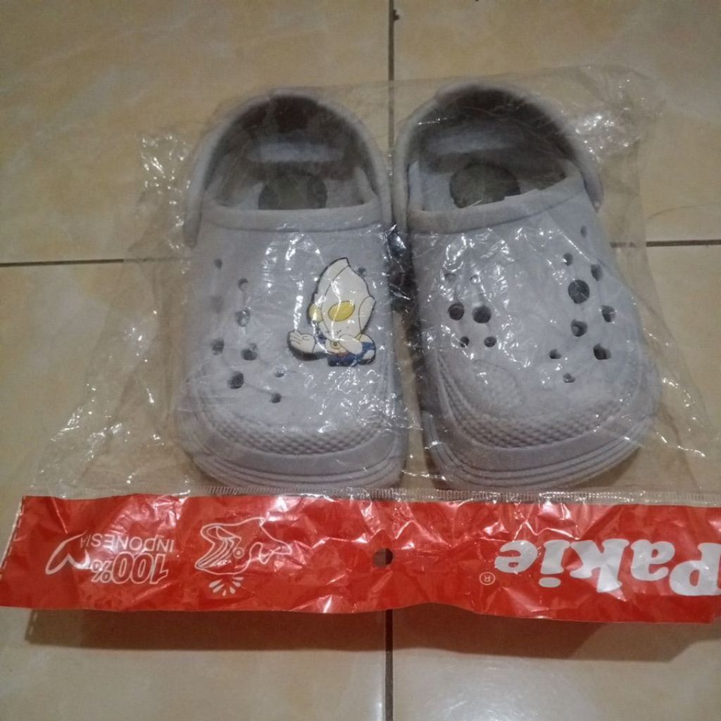 preloved sendal karet anak
