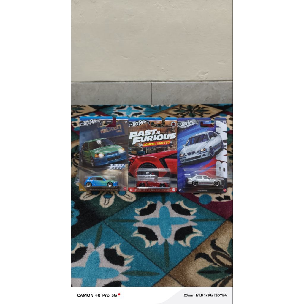 Hot Wheels Paketan 3 Falken BMW Lykan