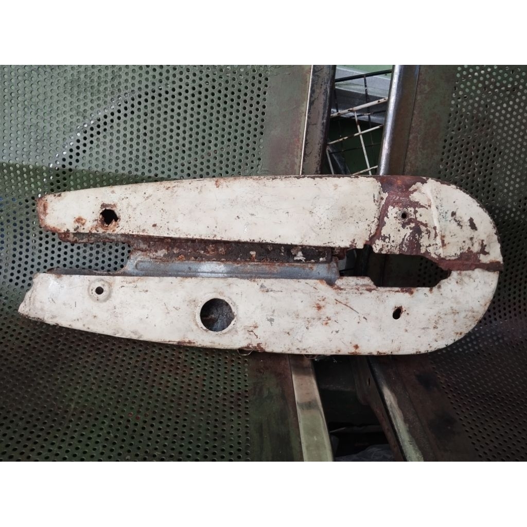 ketengkas tutup rantai c700 c800 supercub original