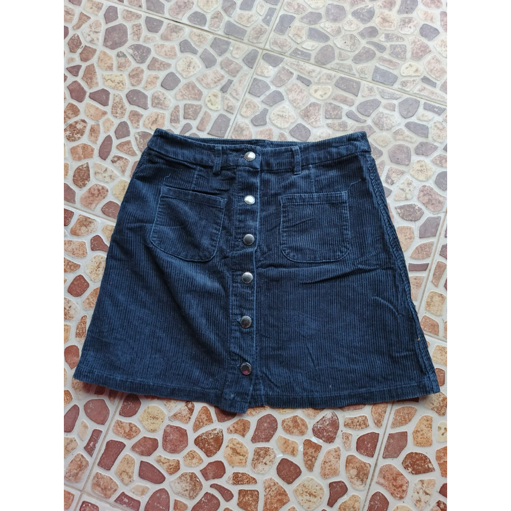 Rok Pendek Corduroy