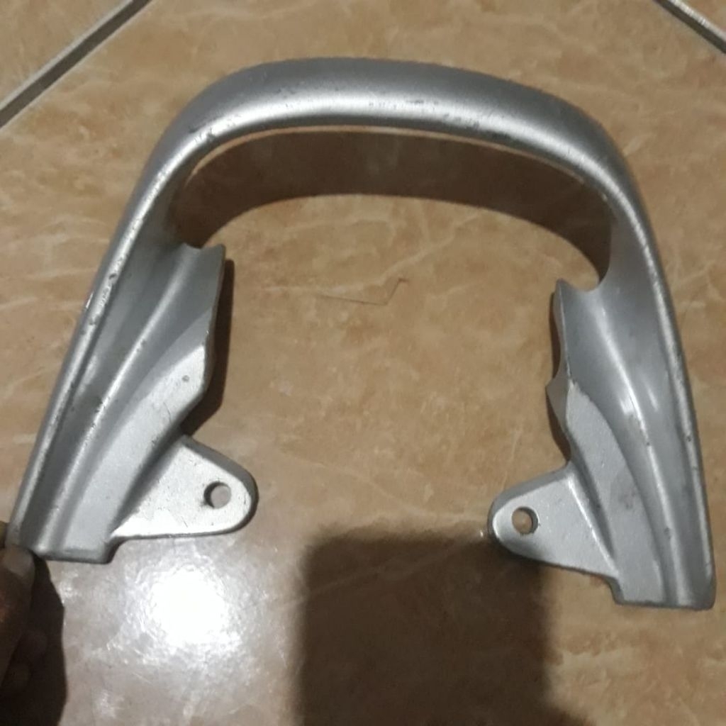 BEHEL  PGANGAN JOK SUZUKI FX125... NOS ORIGINAL SUZUKI GENUINE PARTS