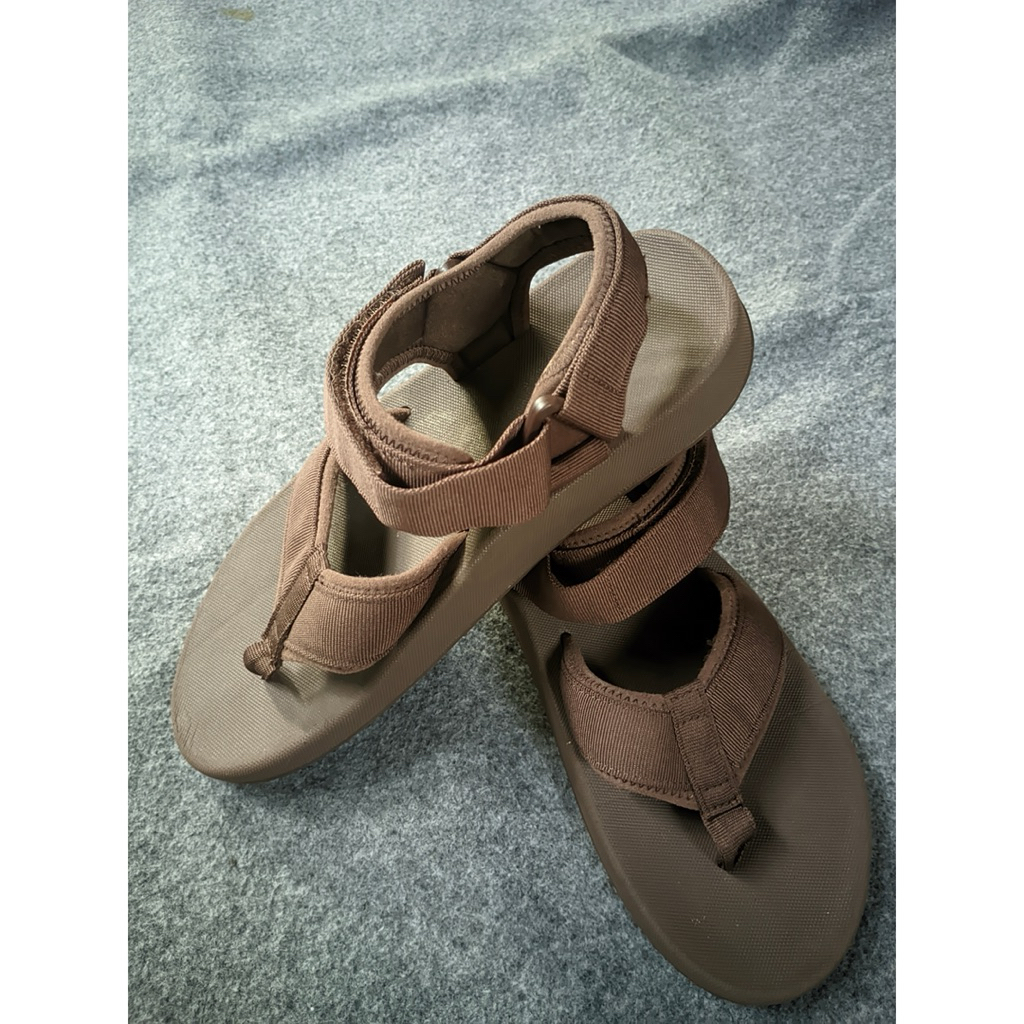 Uniqlo U Sandals not Teva Chaco Keen Suicoke Chubasco