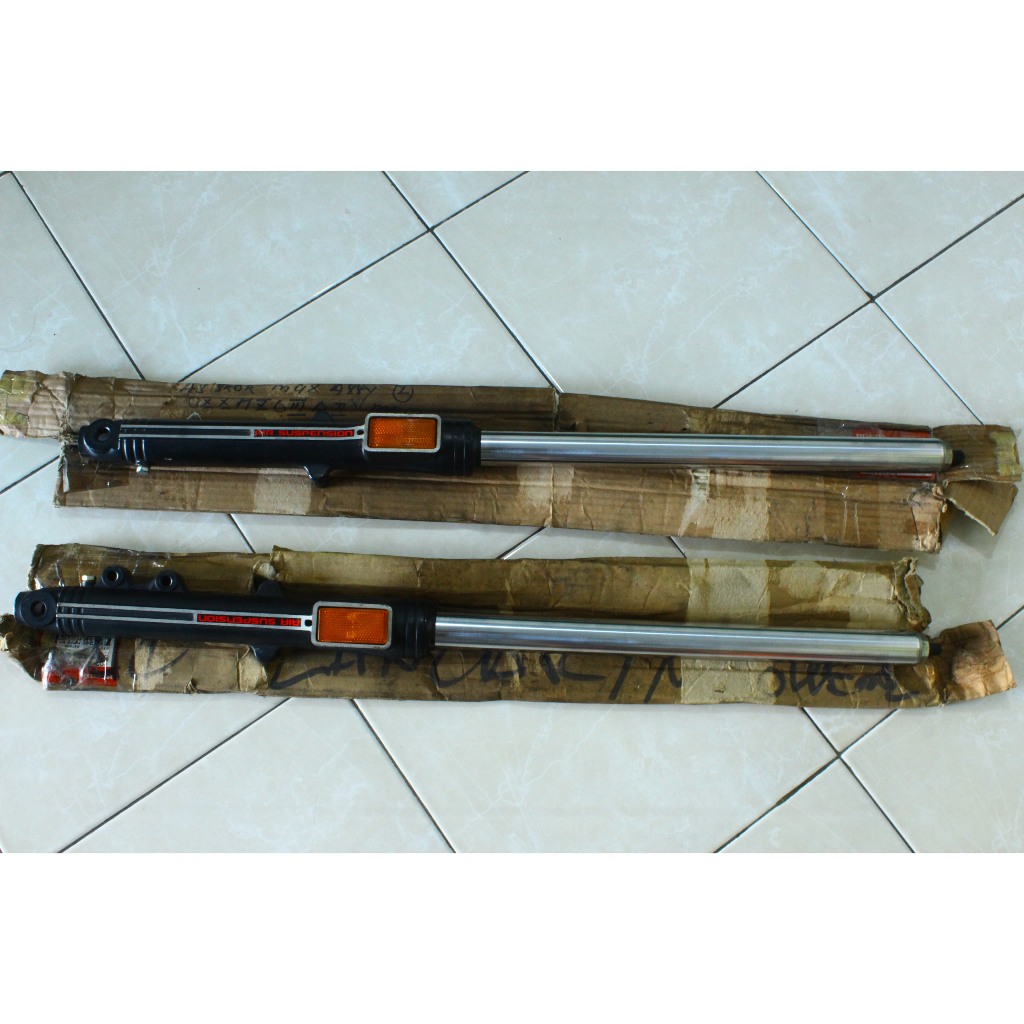 Sepasang Set Kanan Kiri Shockbreaker Shock Depan Bottom Honda GL Pro GL Max Kode HM KEH Original Bar