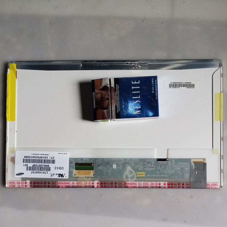 LCD Laptop 14 Inch 40 Pin Standar Tebal Normal
