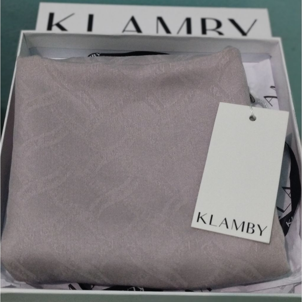 Monogram chain scarf by Klamby - Lush