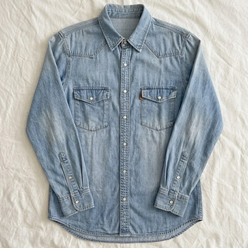 (Preloved) Global Uniqlo GU Kemeja Jeans Denim Atasan Top Wanita