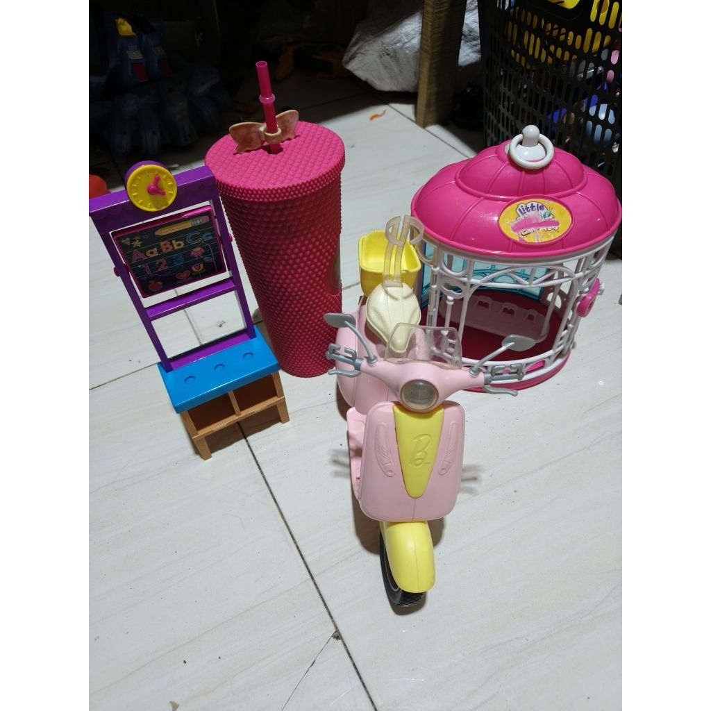 mainan anak diorama Barbie Mattel preloved