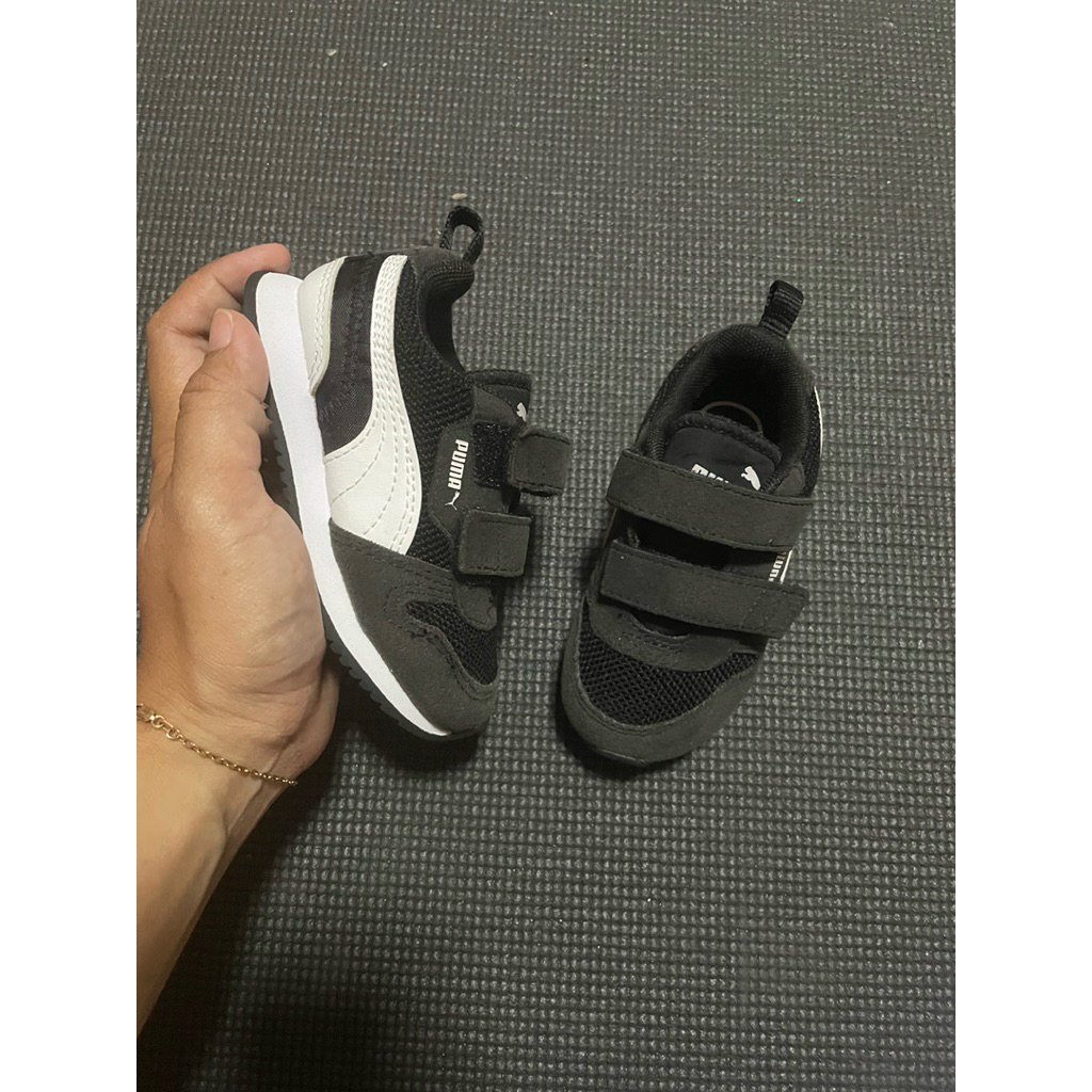 Sepatu Puma R78 size 22 insole 14cm
