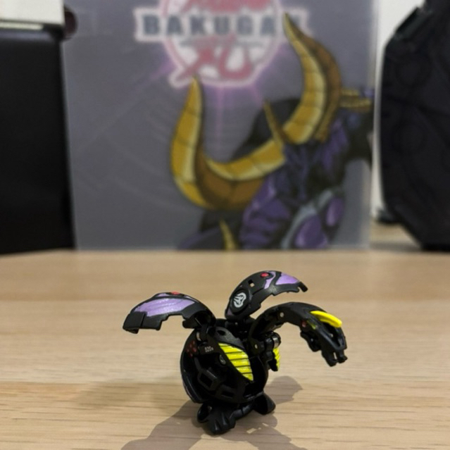 Bakugan Darkus Cyborg Helios