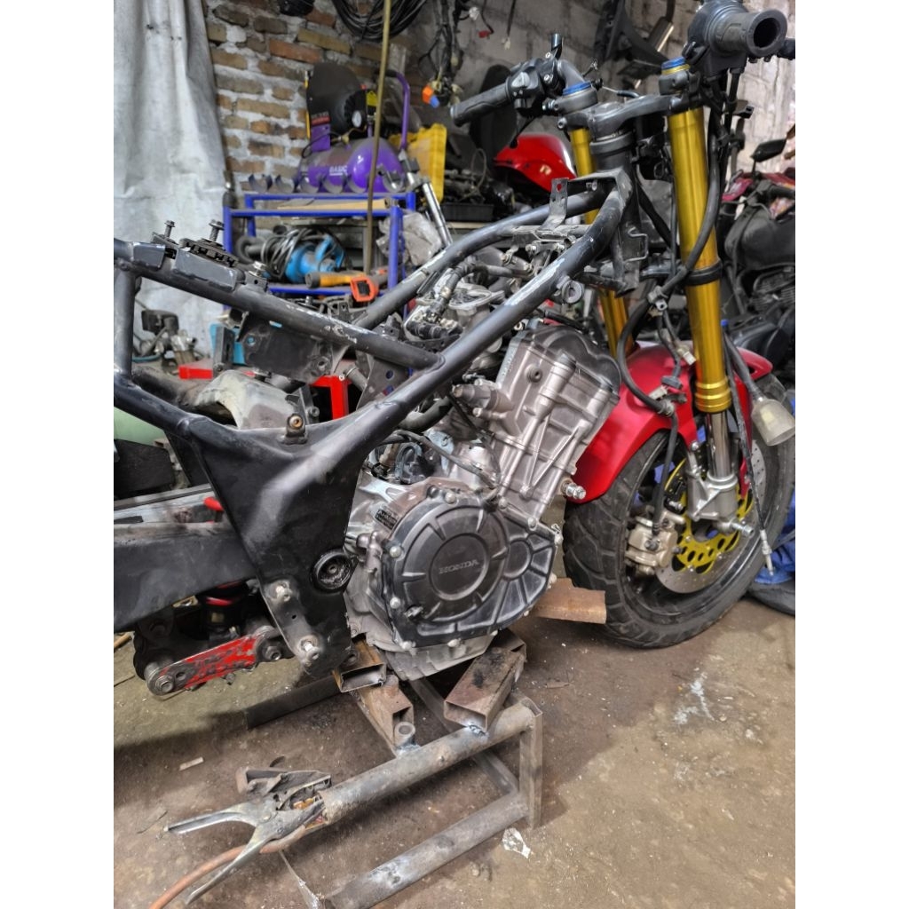 Rangka cb150r /cbr 150 pnp mesin R25