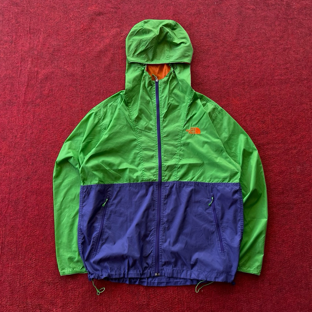 jaket running Tnf Size : XL (P : 70cm X L : 60cm) minus