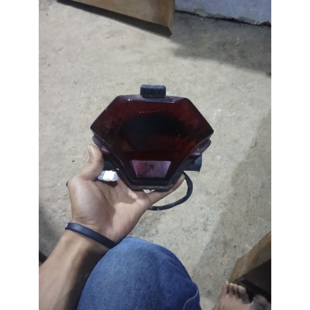 lamp belakang MX king bekas baik(original copotan MX king v1)