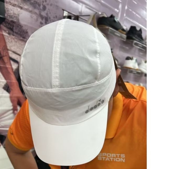 DIADORA RUNNING TOPI PRIA WANITA UNISEX ORIGINAL_BEIGE