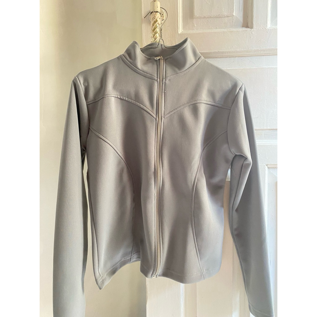 Jaket Olahraga Wanita Fitbody (Preloved)