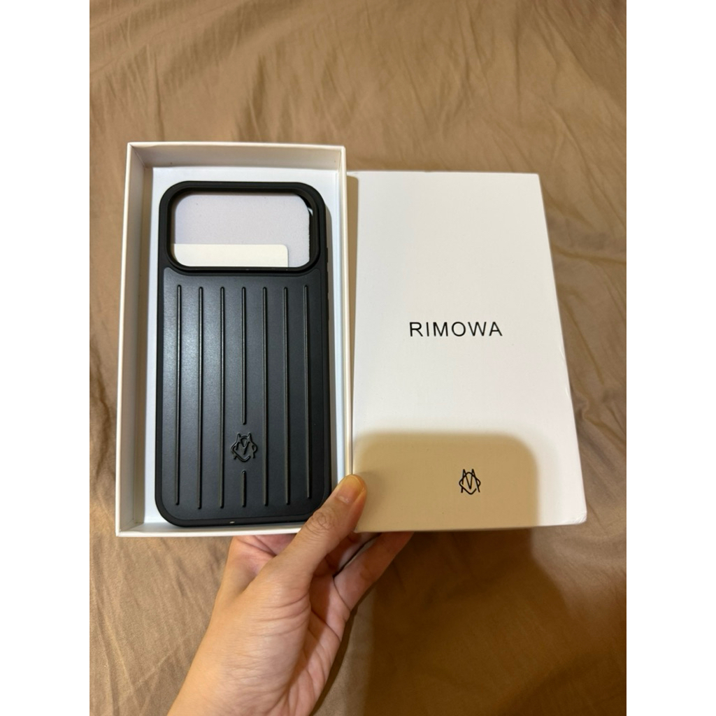 preloved rimowa black case iphone 17 promax