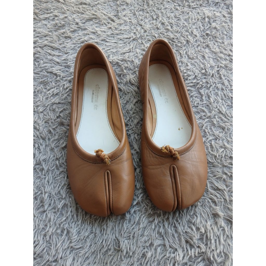 flat shoes cebostin cc tabi brown size 36/22.5cm kulit asli,11-12 mirip maison margiela