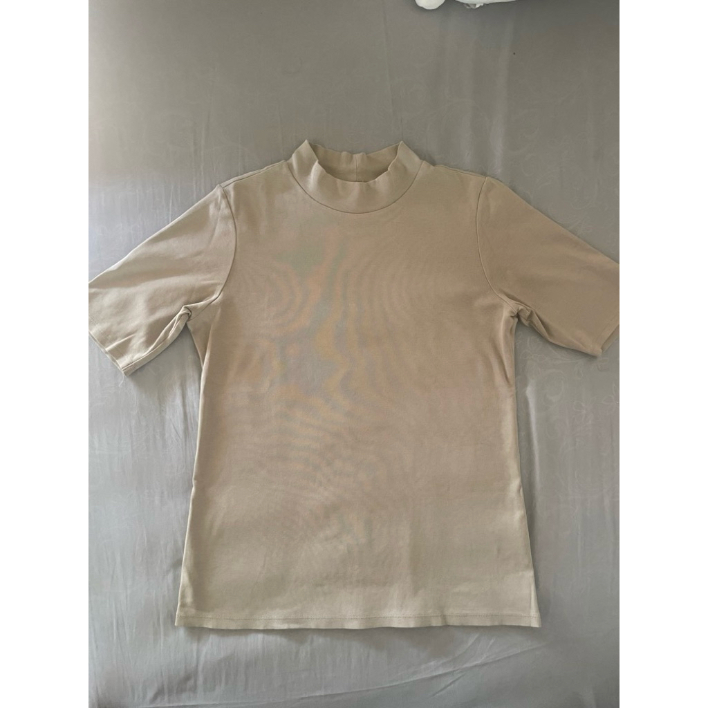 (Preloved) UNIQLO Mock Neck Short Sleeve T-Shirt