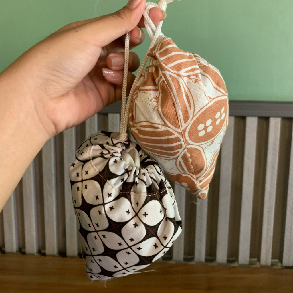 ABENNA CRAFT SOUVENIR STRAWBERRY BAG TAS BELANJA GODDIE BAG PRAKTIS TAS BELANJA LIPAT SOUVENIR BAGUS