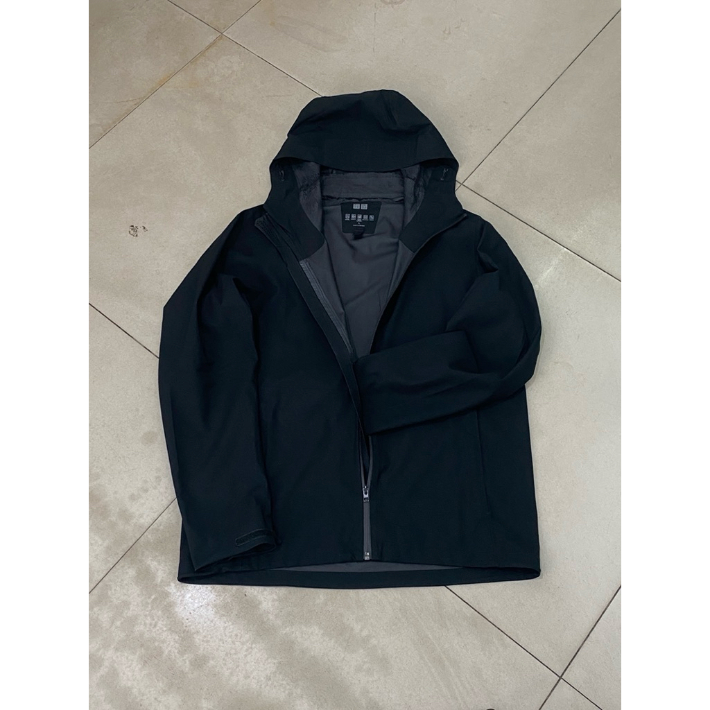 Uniqlo Blocktech Black Jacket