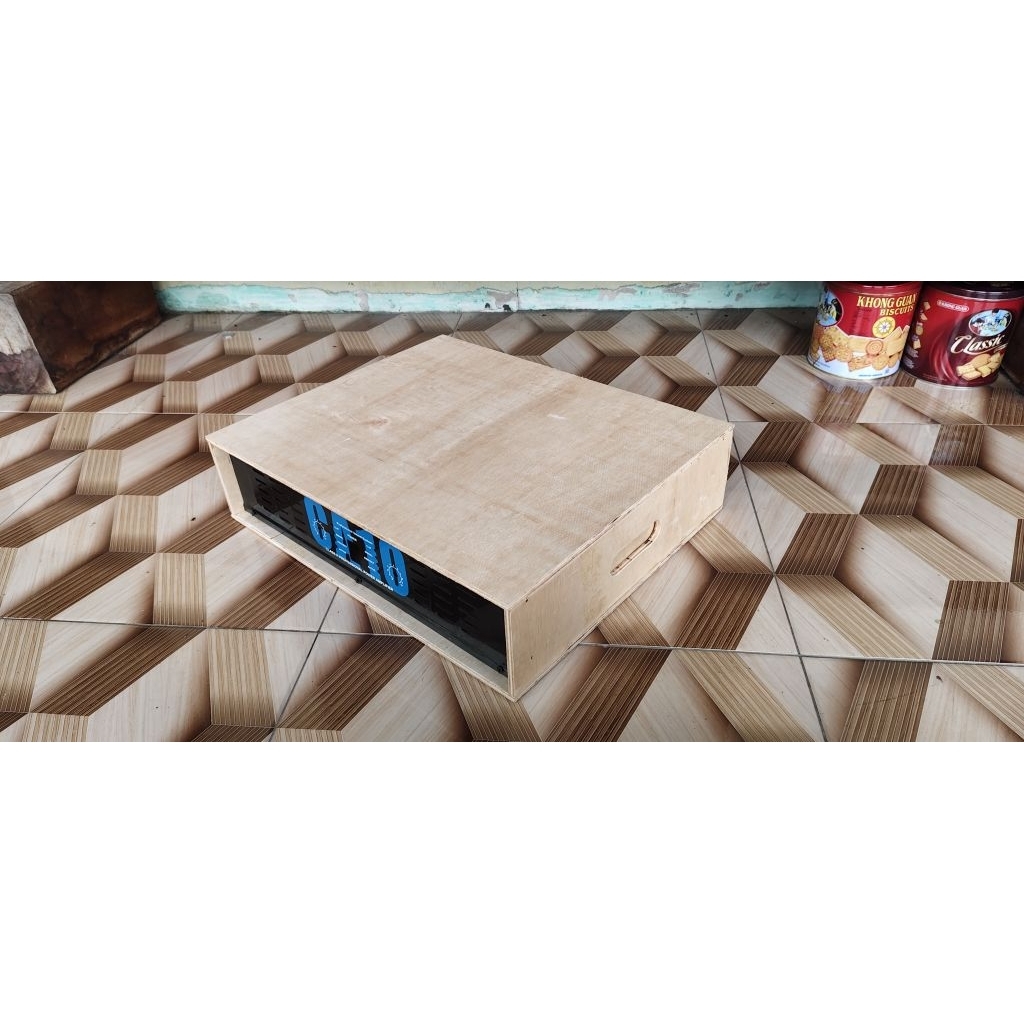BOX POWER CA10