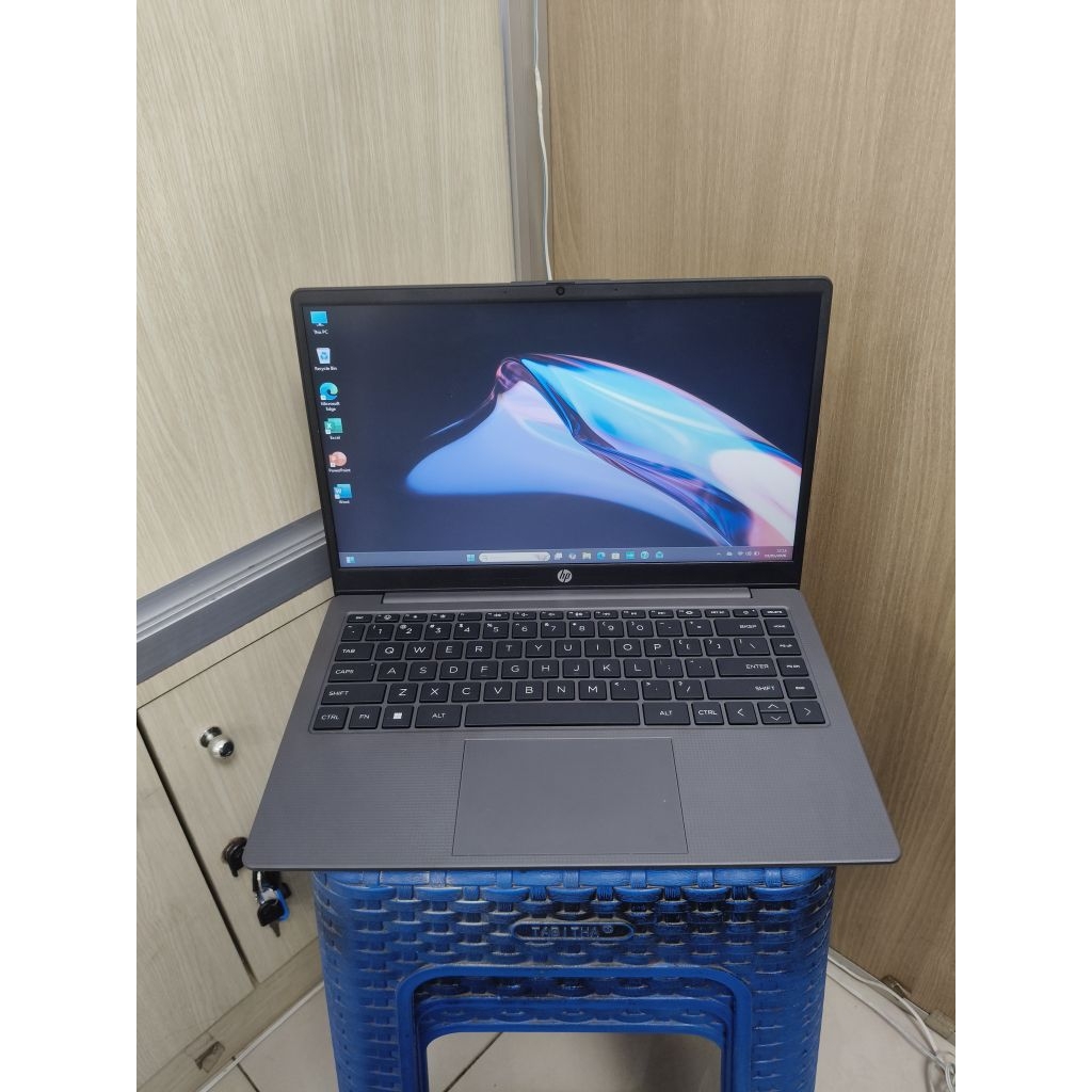 LAPTOP HP 245 G10 RYZEN 3-7320U RAM 8 GB SSD 256 GB LIKENEW