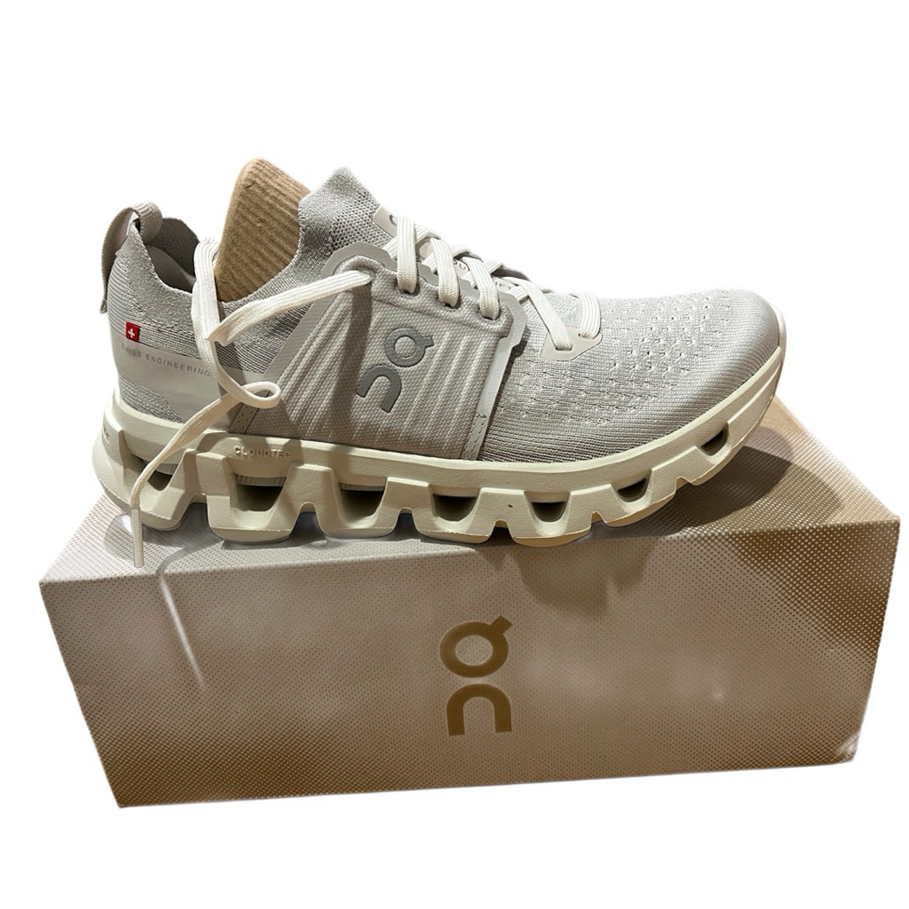 BNIB ON CLOUD SHOES
