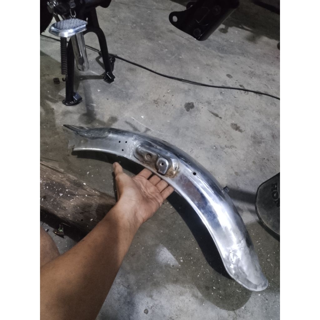 spakbor belakang GL100 original copotan repair