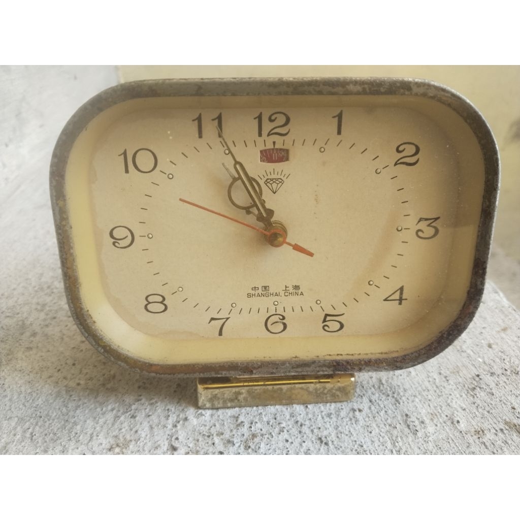 jam weker kuno