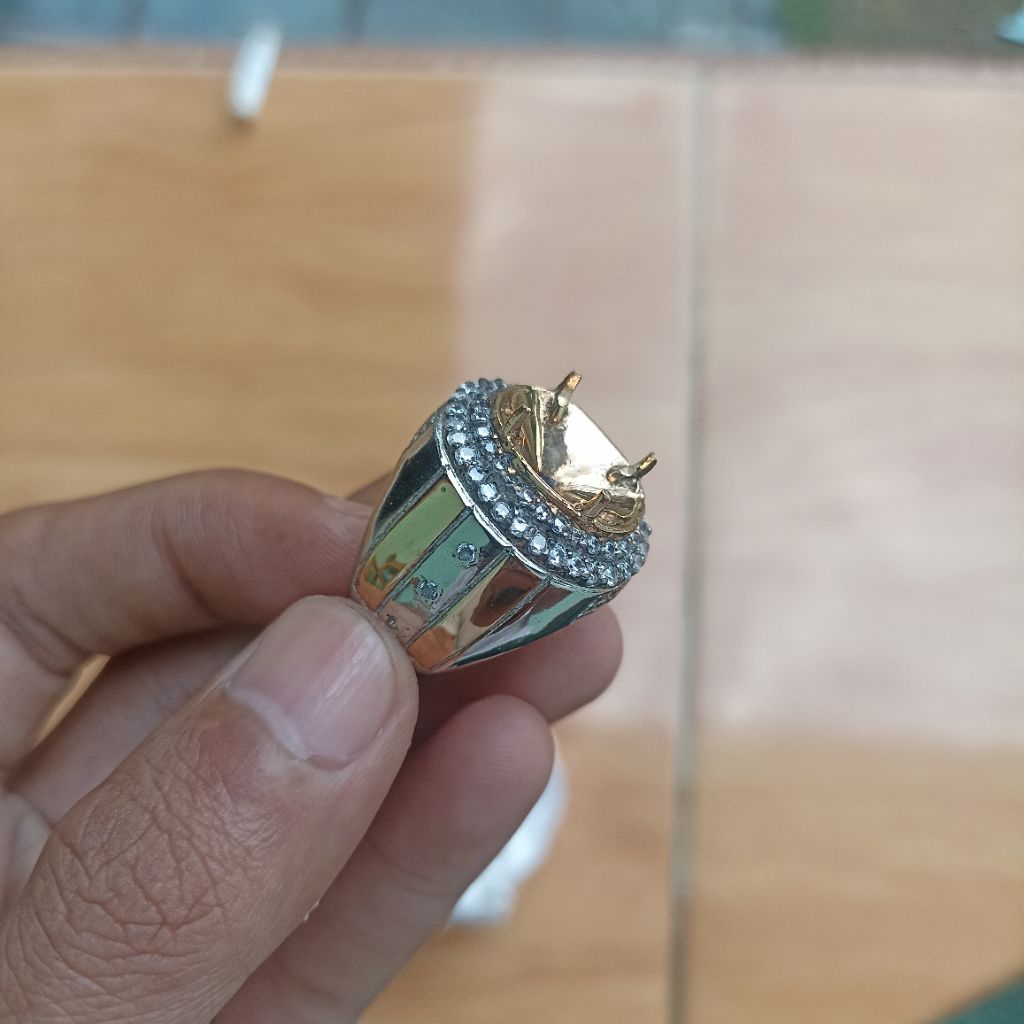 RING BATU AKIK DAN PERMATA BAHAN KUNINGAN SARI SUPER CINCIN PERMATA EMBAN BATU AKIK IKETAN KUNINGAN 