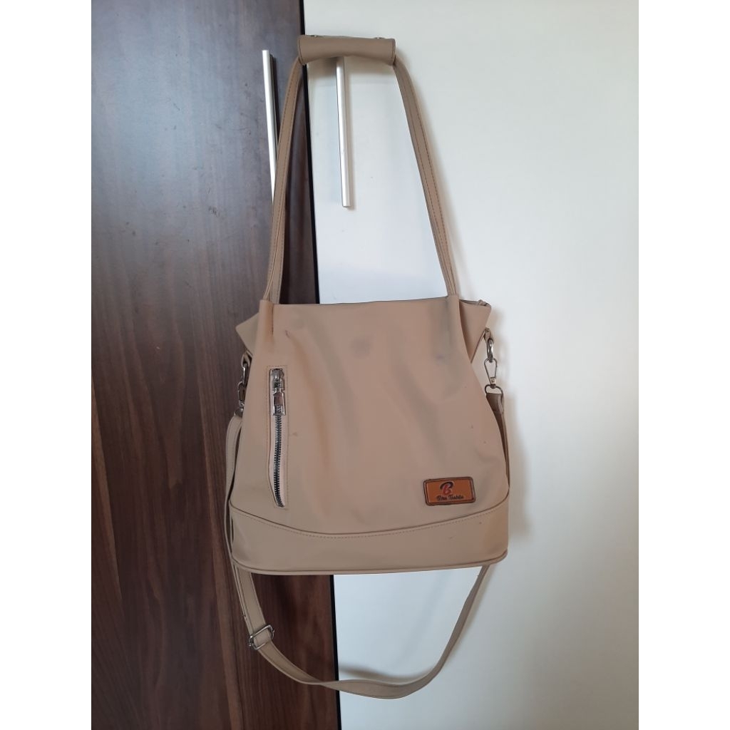 [PRELOVED] Tas Biru Tsabita Selempang Wanita Sling Bag Nylon Cream