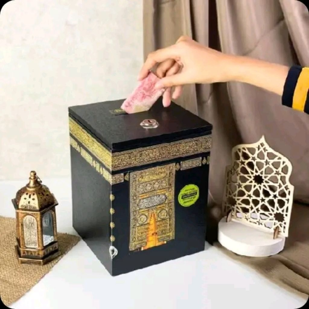 Celengan ka'bah kunci jumbo - Celengan miniatur Ka'bah kunci jumbo besar