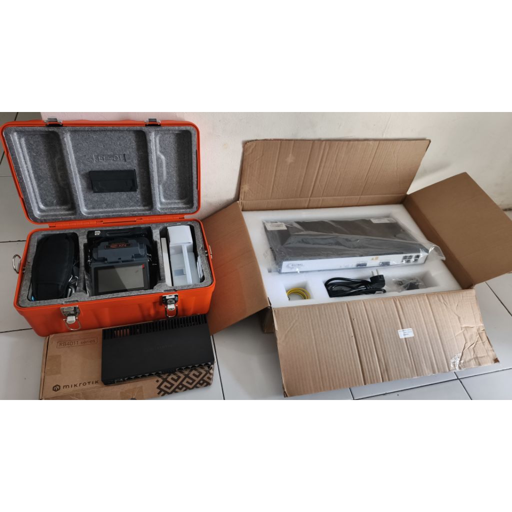 OLT Global Epon 2 Port, MikrotikRB4011, Spliser Swift KF4