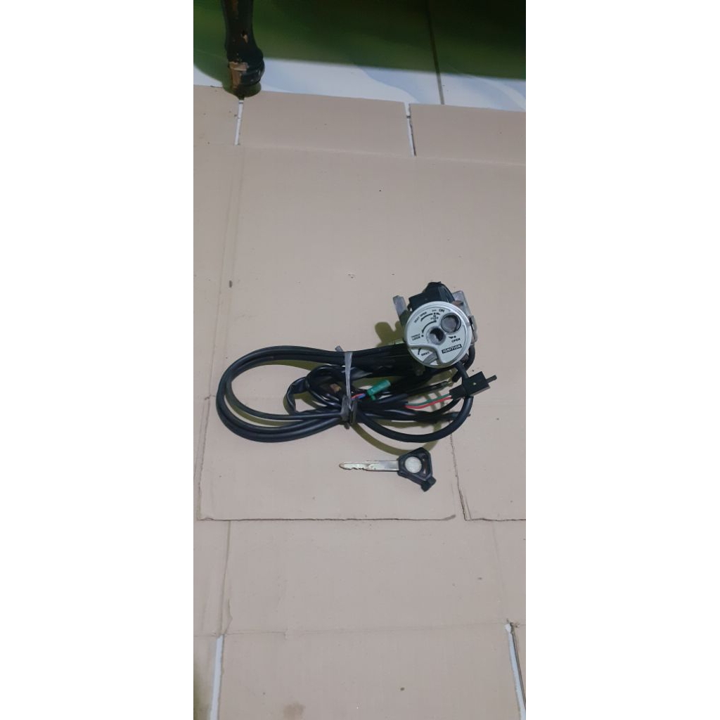 Kunci konci kontak Yamaha Fino Grande Fino 125 kode 2BU original copotan