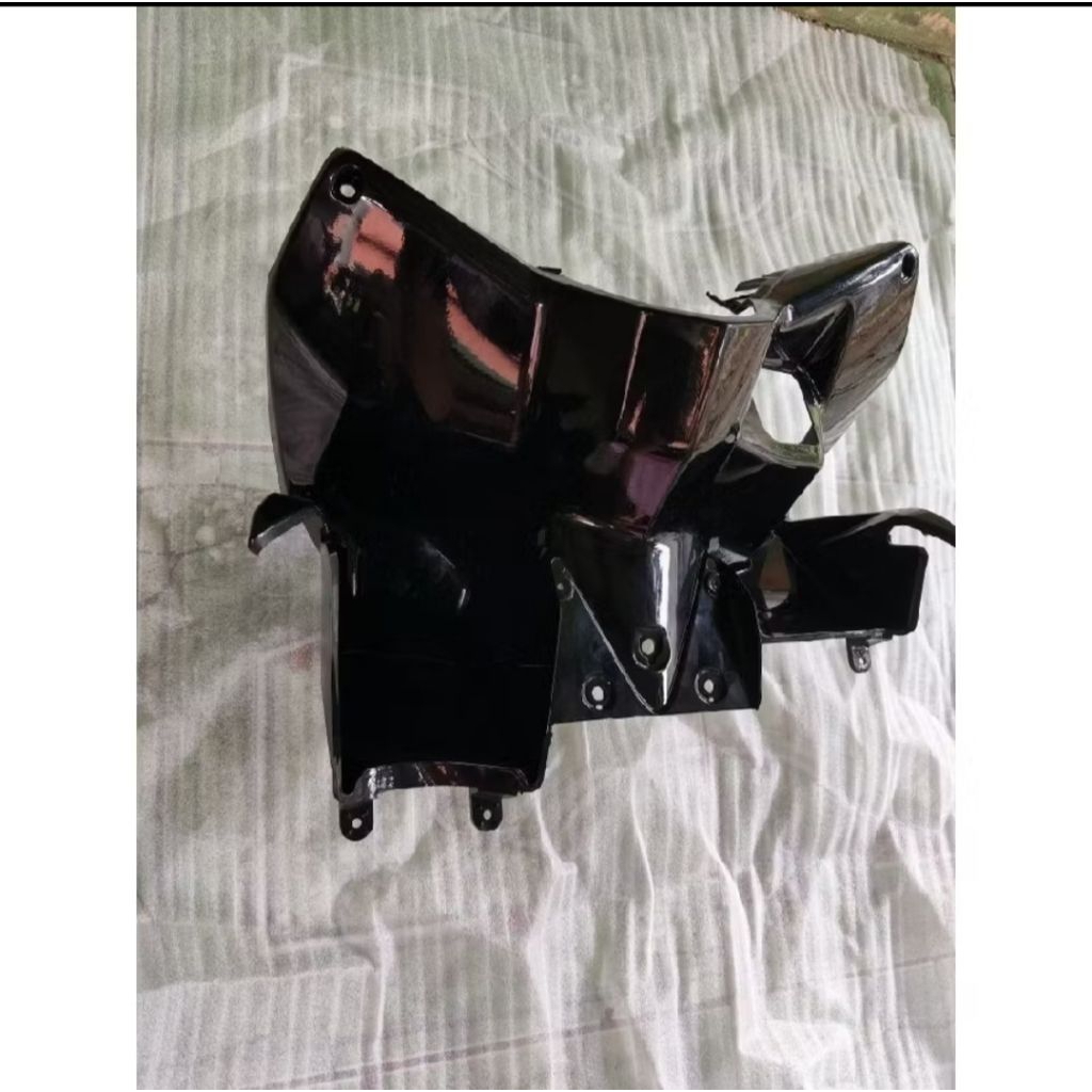 cover kontak atas/legsil kontak atas honda vario 125 KZR 600 hitam glosi