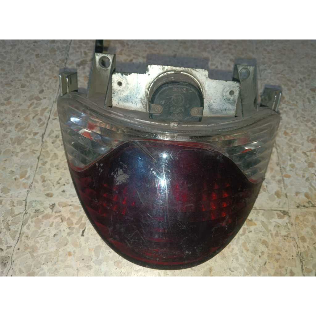 Reflektor Stoplamp Lampu Rem Belakang Kymco Metica GLX Ori Copotan