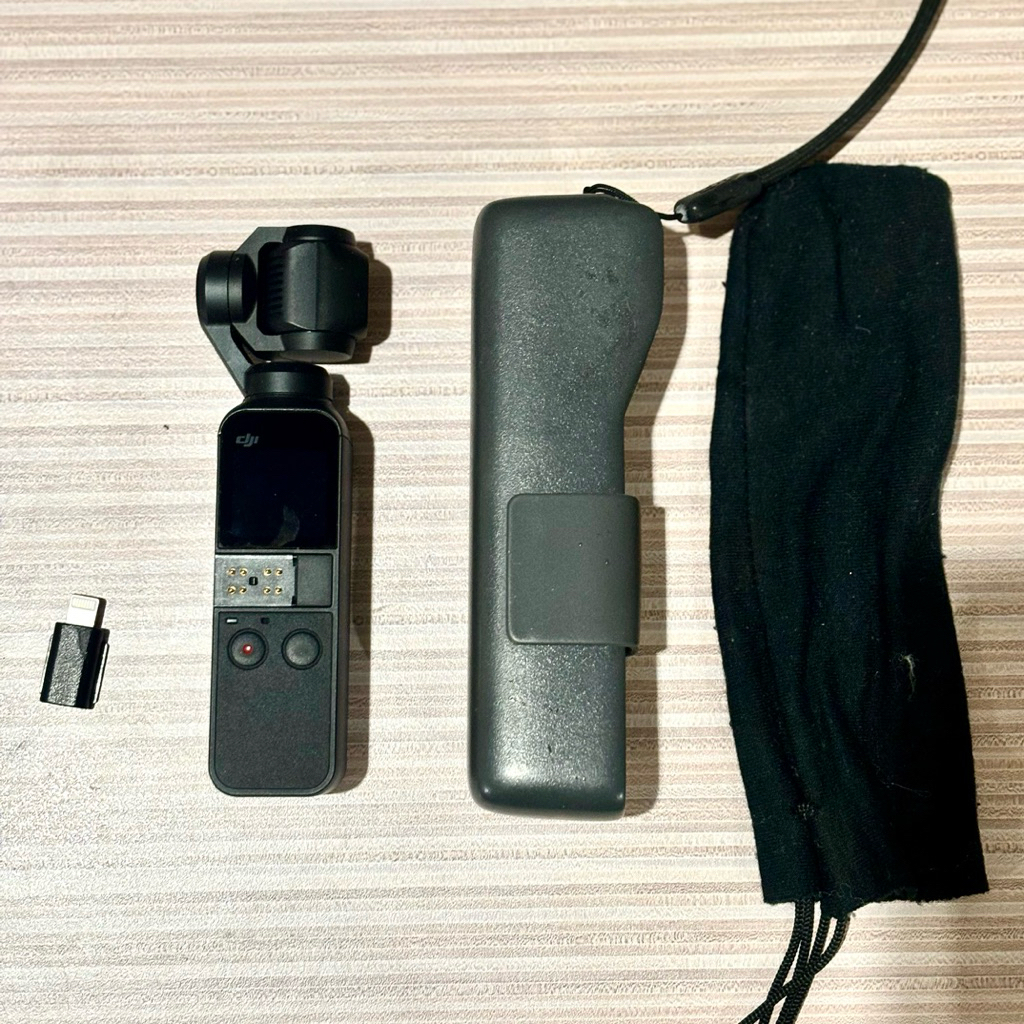 DJI OSMO POCKET 1 kamera vlog tiktok instagram video gimbal SECOND BEKAS MASIH BAGUS SEKALI. FREE CO