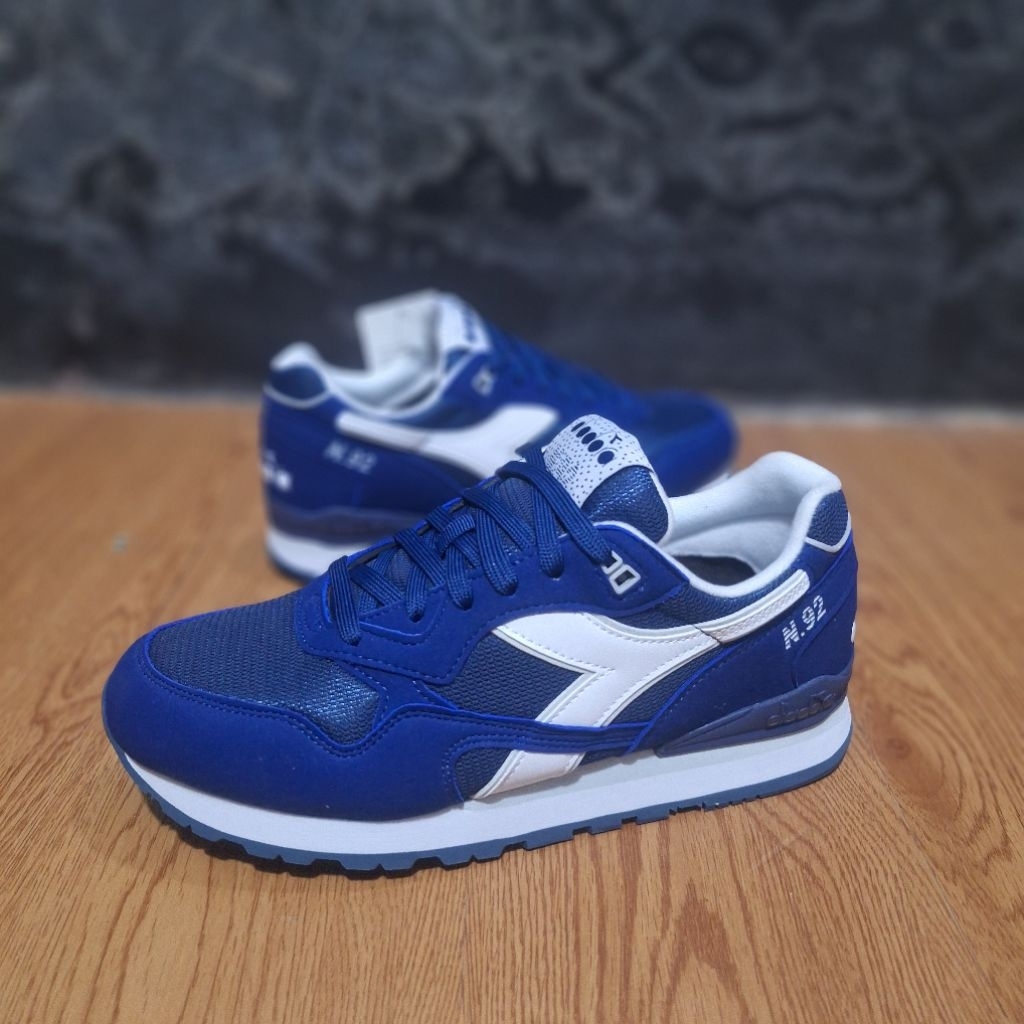 Diadora N92 blue navy white casuals