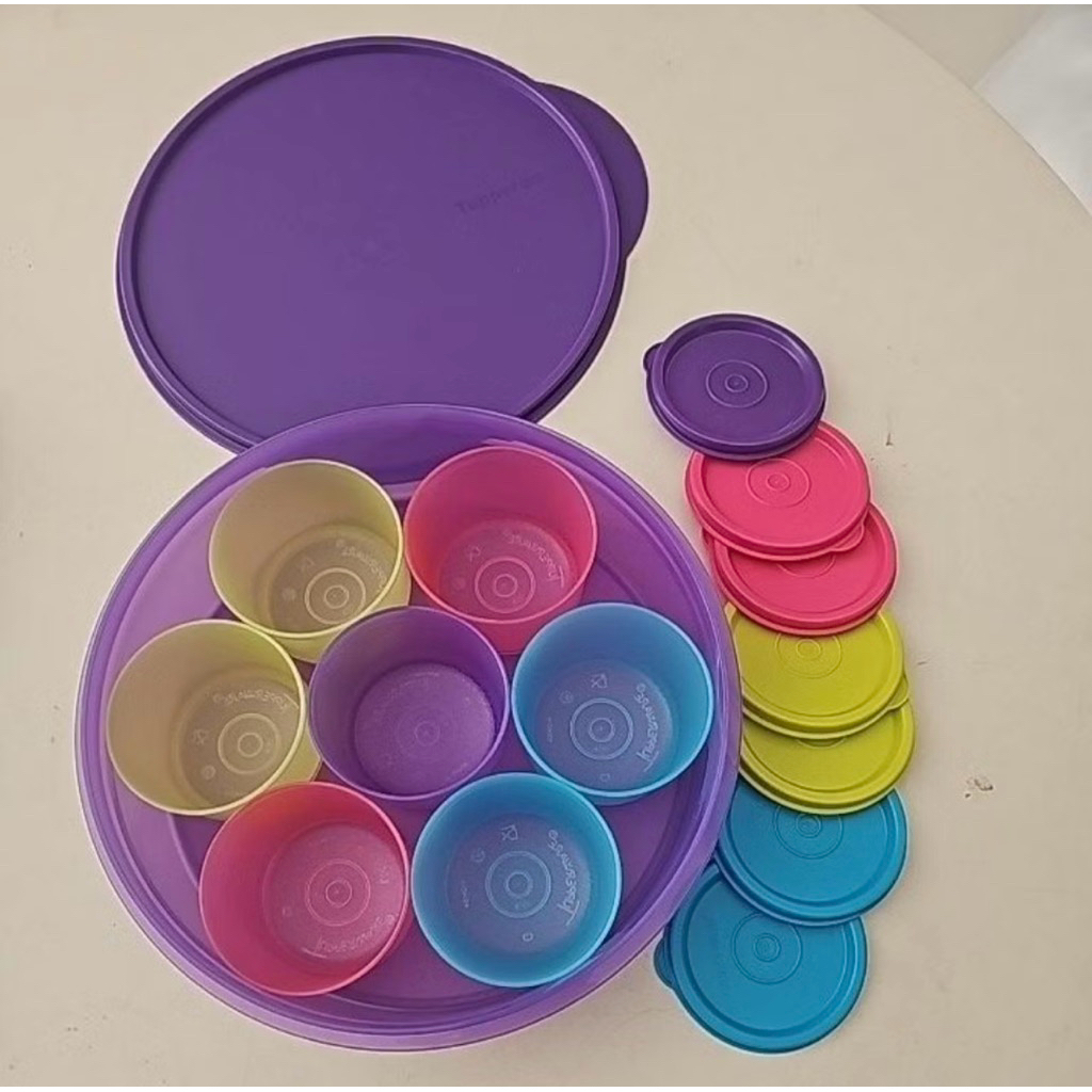 Tupperware 7 circle container ORI