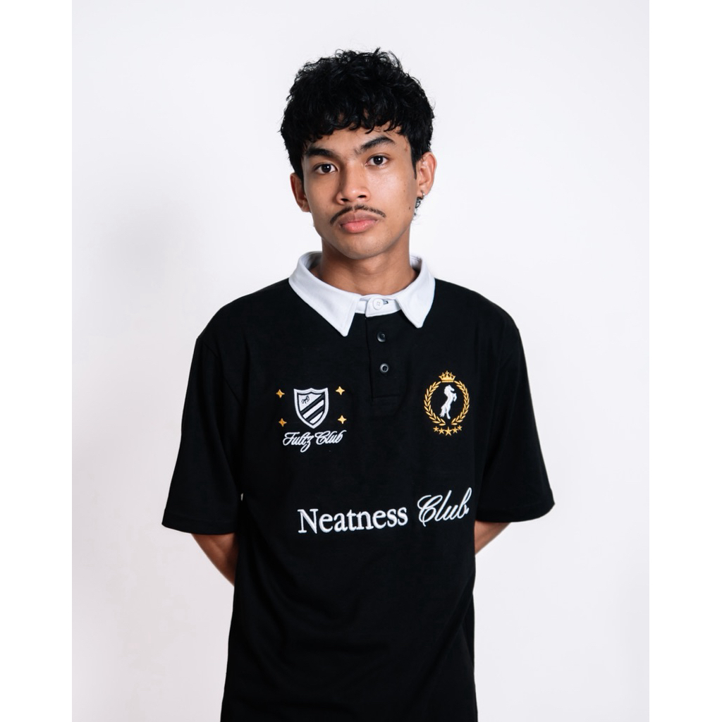 “NEATNESS CLUB” RUGBY SHIRT SHORTSLEEVE