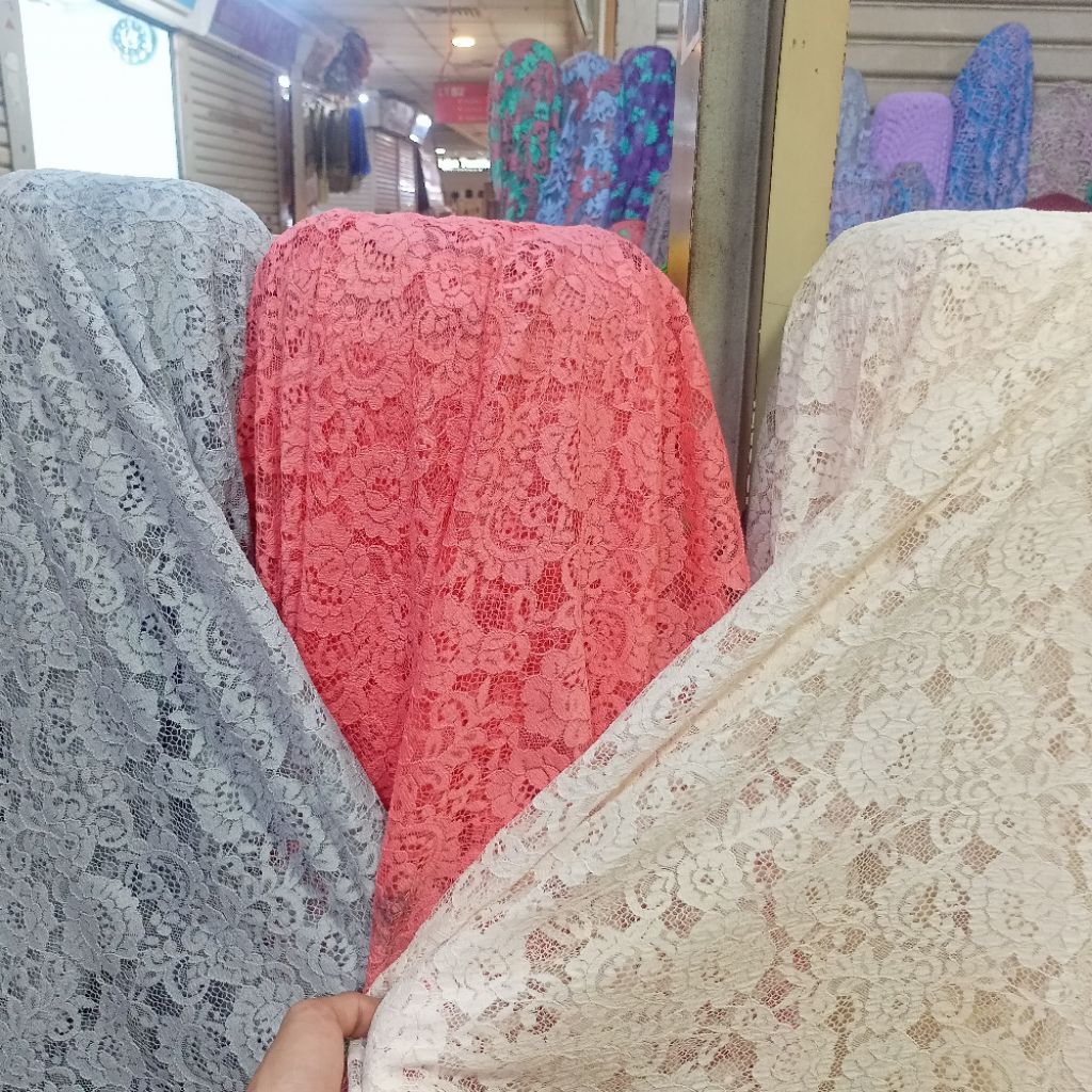 Kain/Bahan Brokat Semi Perancis / Kain Brokat Kebaya Motif Bunga / Bahan Brokat Kebaya Motif Renda P