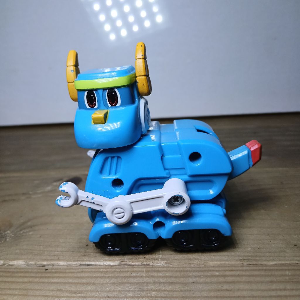 ROBOT ANJING LOTTA
