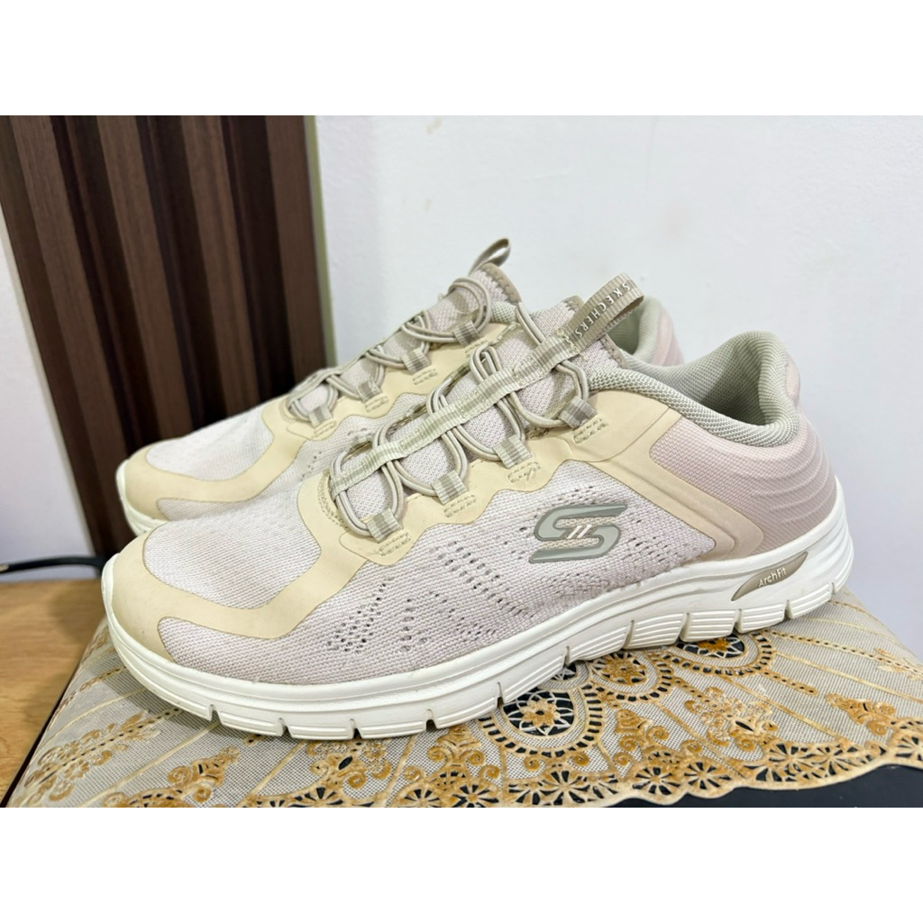 Sepatu Second Skecher slip on size 38.5