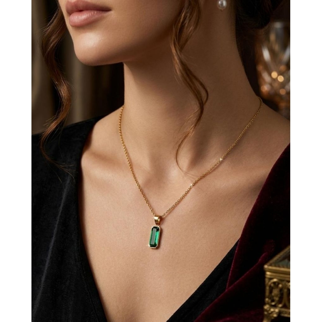 kalung gold liontin batu panjang