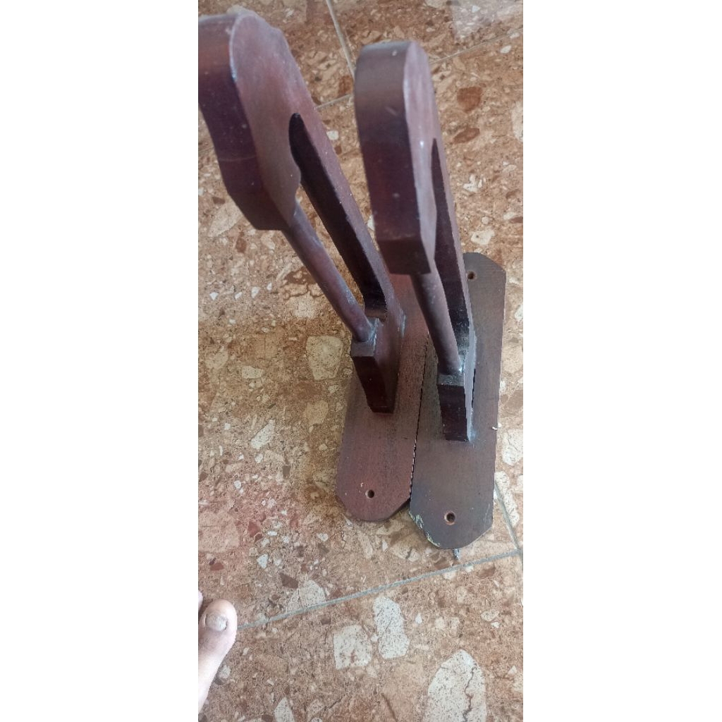 pajangan cantolan hanger dinding bekas. cantolan hanger kayu