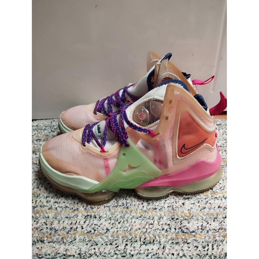 Sepatu Basket Sneakers Nike Lebron 19 Valentine Size 40