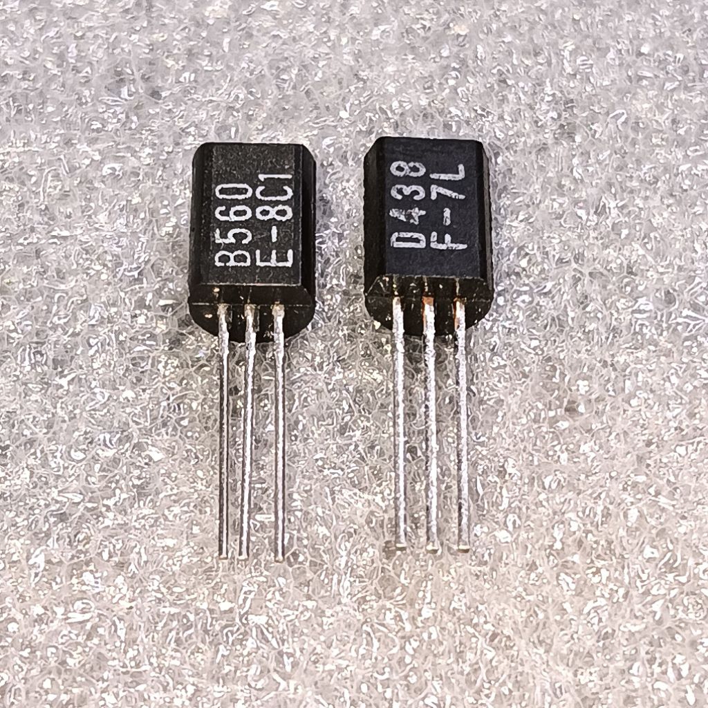 1 Set Transistor VAS/Driver D438 dan B560 Original Sanyo NOS | 2SD438 2SB560