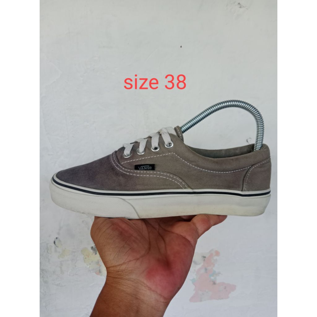 vans era second size 38