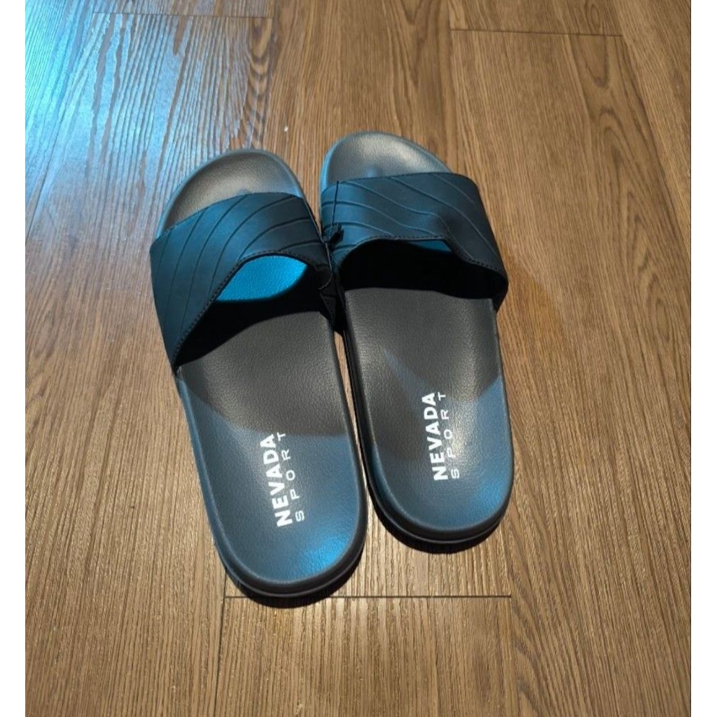 Sandal Nevada Classic All Terrain Original hanya dijual di Sport station.