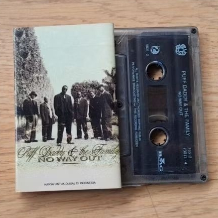 Kaset PUFF DADDY & THE FAMILY - No Way Out, (Mulus Kaku)